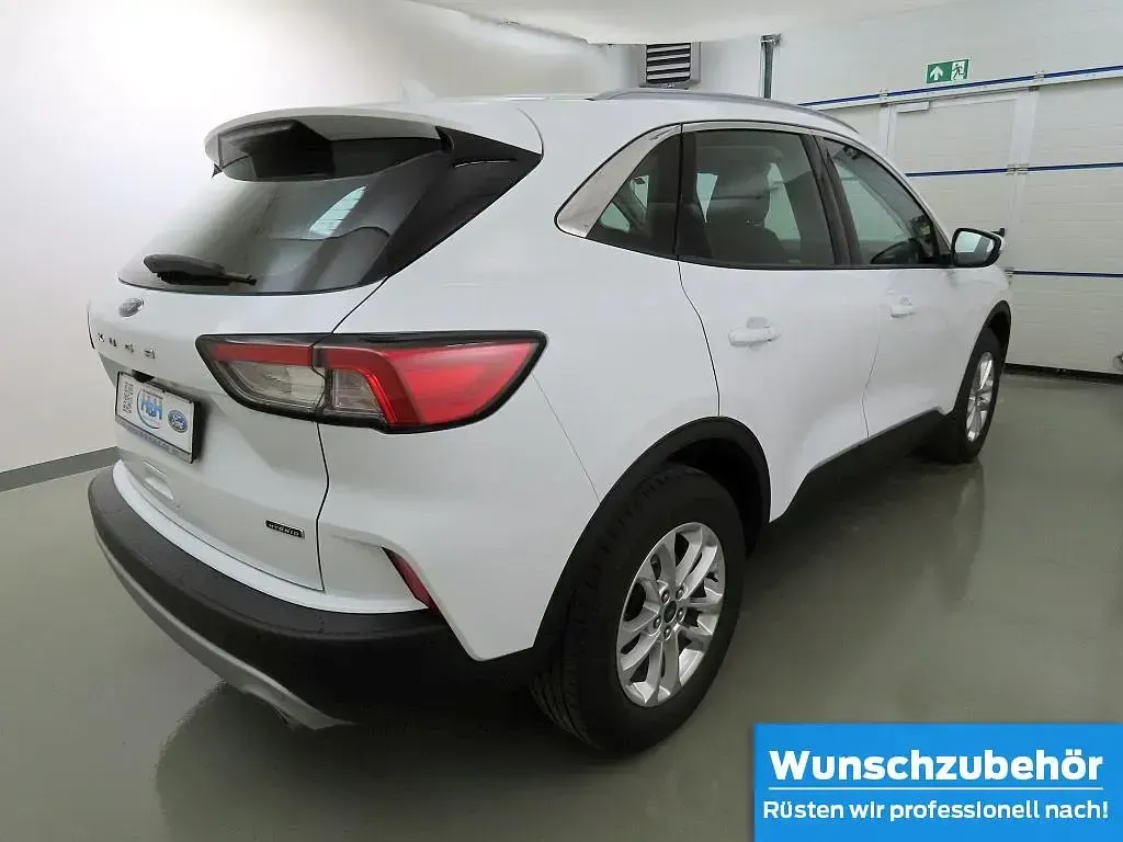 Gebraucht Ford Kuga Titanium 225 PS (165 kW) 2022 Frostweiß SUV