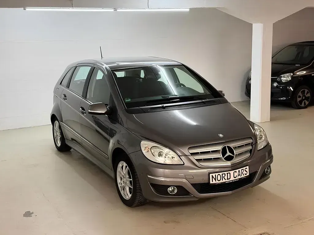 Gebraucht Mercedes B200 136 PS (100 kW) 2009 Grau Van / Kleinbus