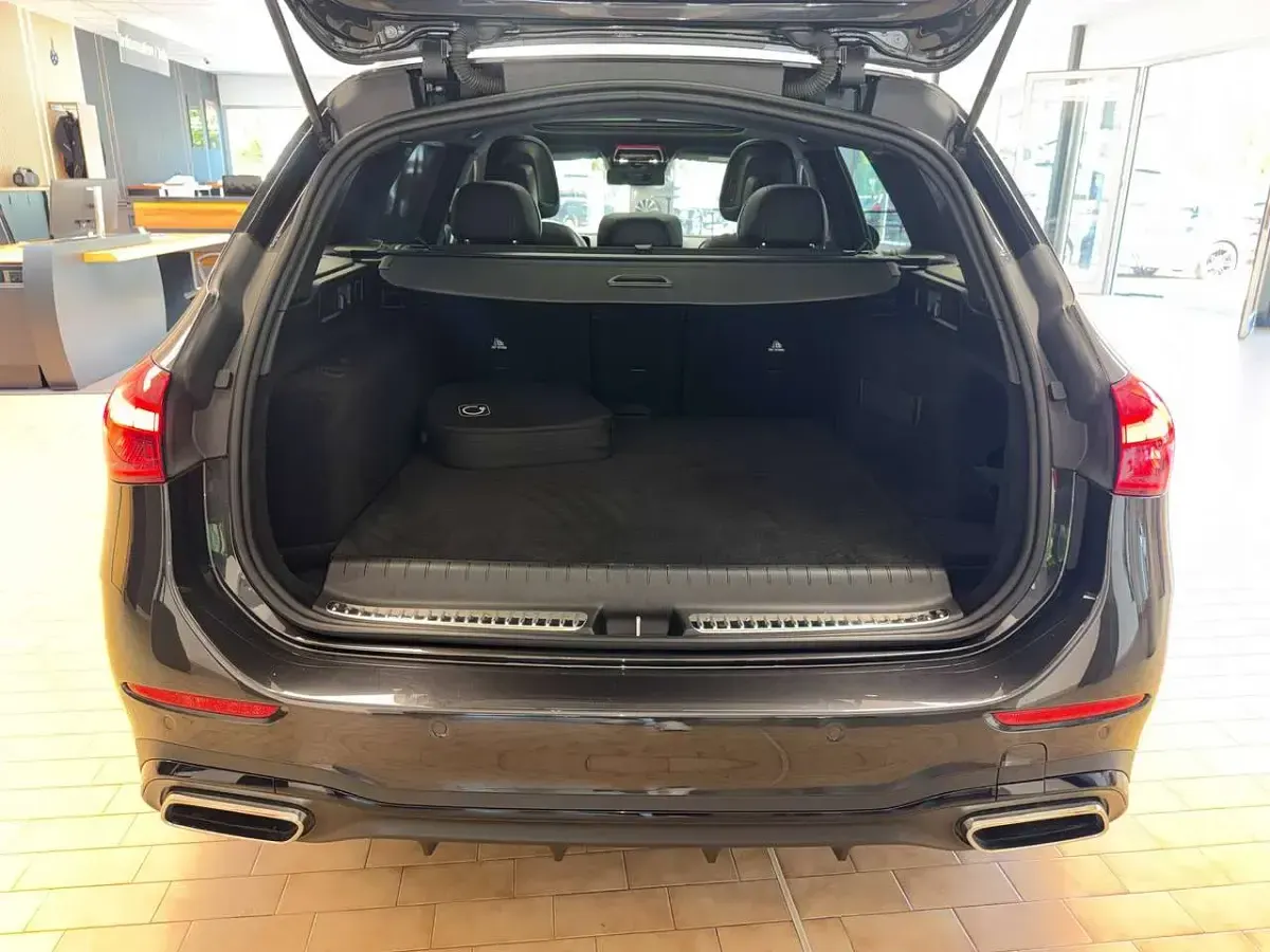 Gebraucht Mercedes C300e Business 204 PS (150 kW) 2023 Grafitgrau  metalliclack Kombi