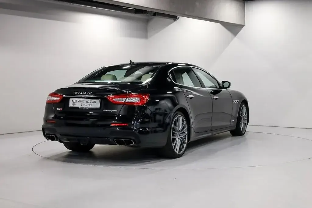 Gebraucht Maserati Quattroporte GranLusso 530 PS (389 kW) 2017 Schwarz Limousine