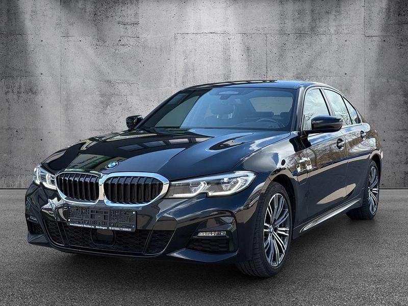 Gebraucht BMW 330e M Sport 252 PS (185 kW) 2019 Schwarz Limousine