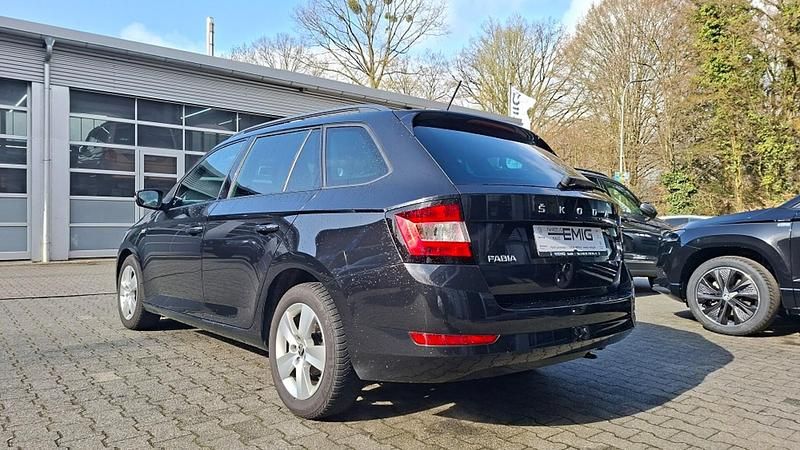 Gebraucht Skoda Fabia Active 95 PS (69 kW) 2021 Schwarz Kombi