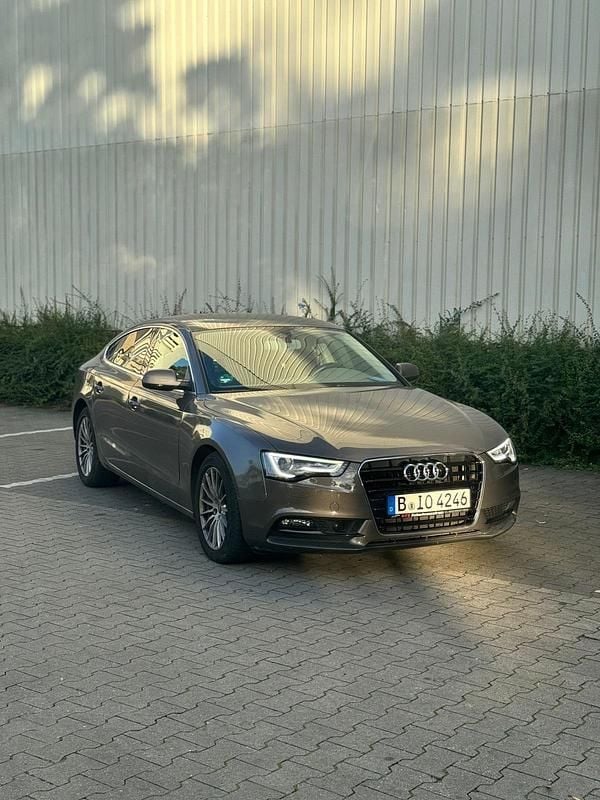 Andere farben Gebraucht 2016 Audi A5 Limousine | 16.500 € (Superpreis) - Bild 1/4