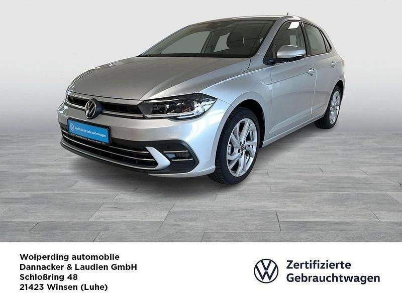 Reflexsilber, metallic Gebraucht 2023 VW Polo Style Limousine | 23.900 € (Teuer) - Bild 1/4