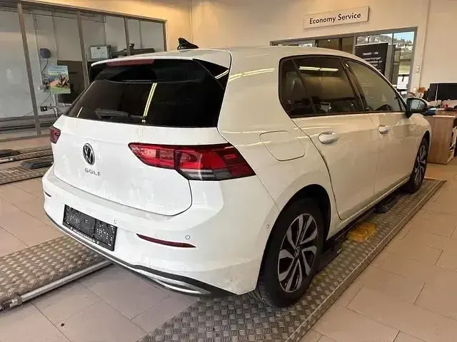 Gebraucht VW Golf VIII Active 150 PS (110 kW) 2022 Andere Limousine