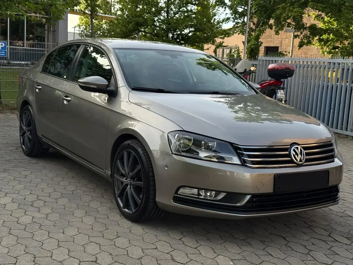 Usata VW Passat 122 CV (89 kW) 2012 Berlina