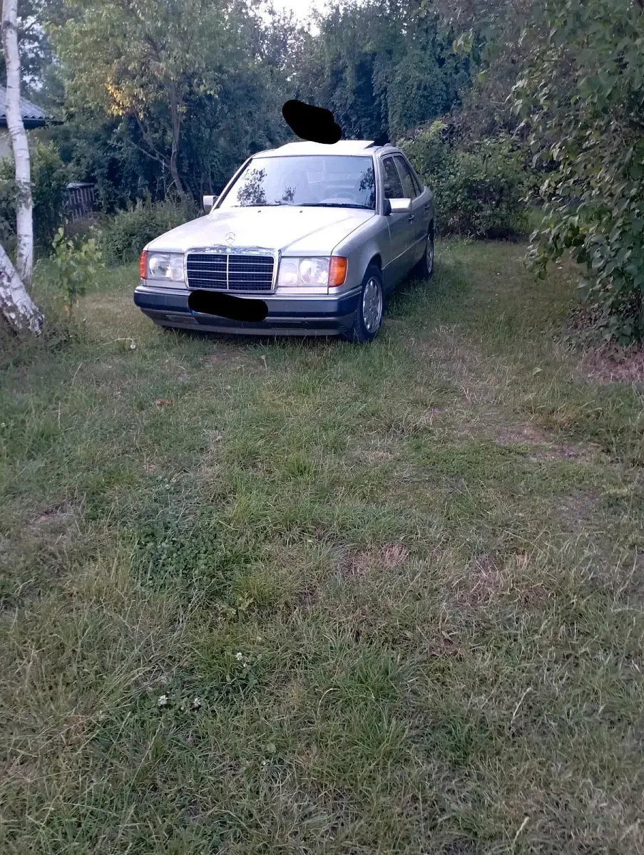 Gebraucht Mercedes E230 132 PS (97 kW) 1992 Silber Limousine