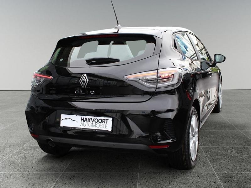 Neu Renault Clio V 91 PS (66 kW) 2025 Schwarz metallic Limousine