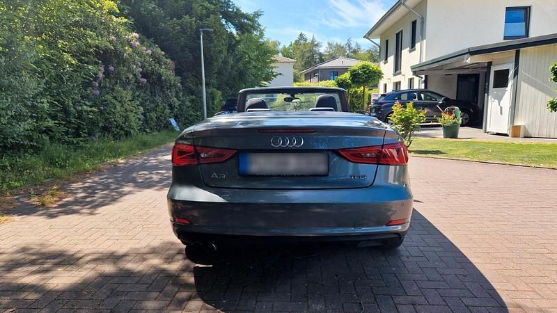 Gebraucht Audi A3 Cabriolet Ambiente 125 PS (91 kW) 2015 Grau Cabrio