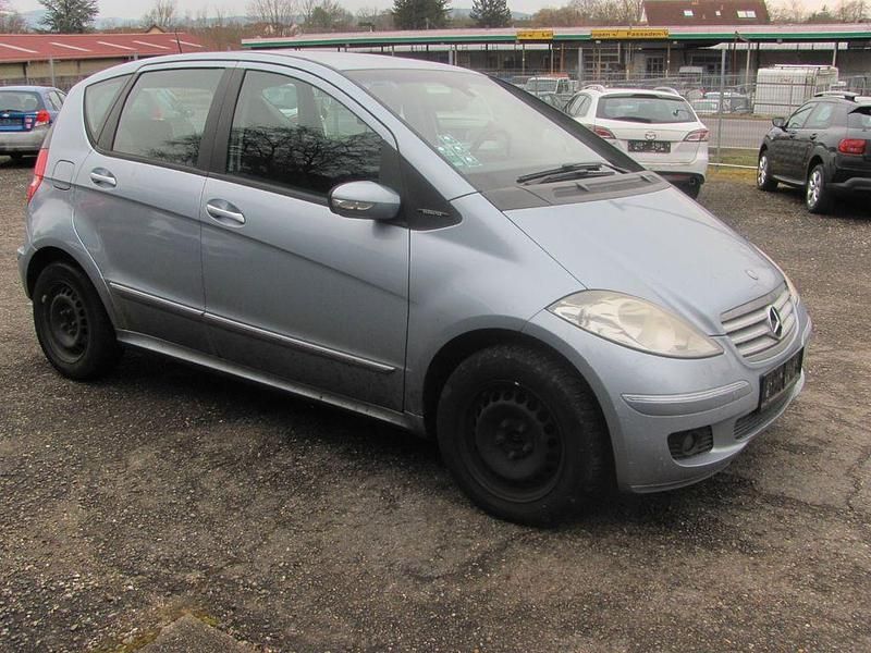 Gebraucht Mercedes A150 Elegance 95 PS (69 kW) 2006 Blau Limousine