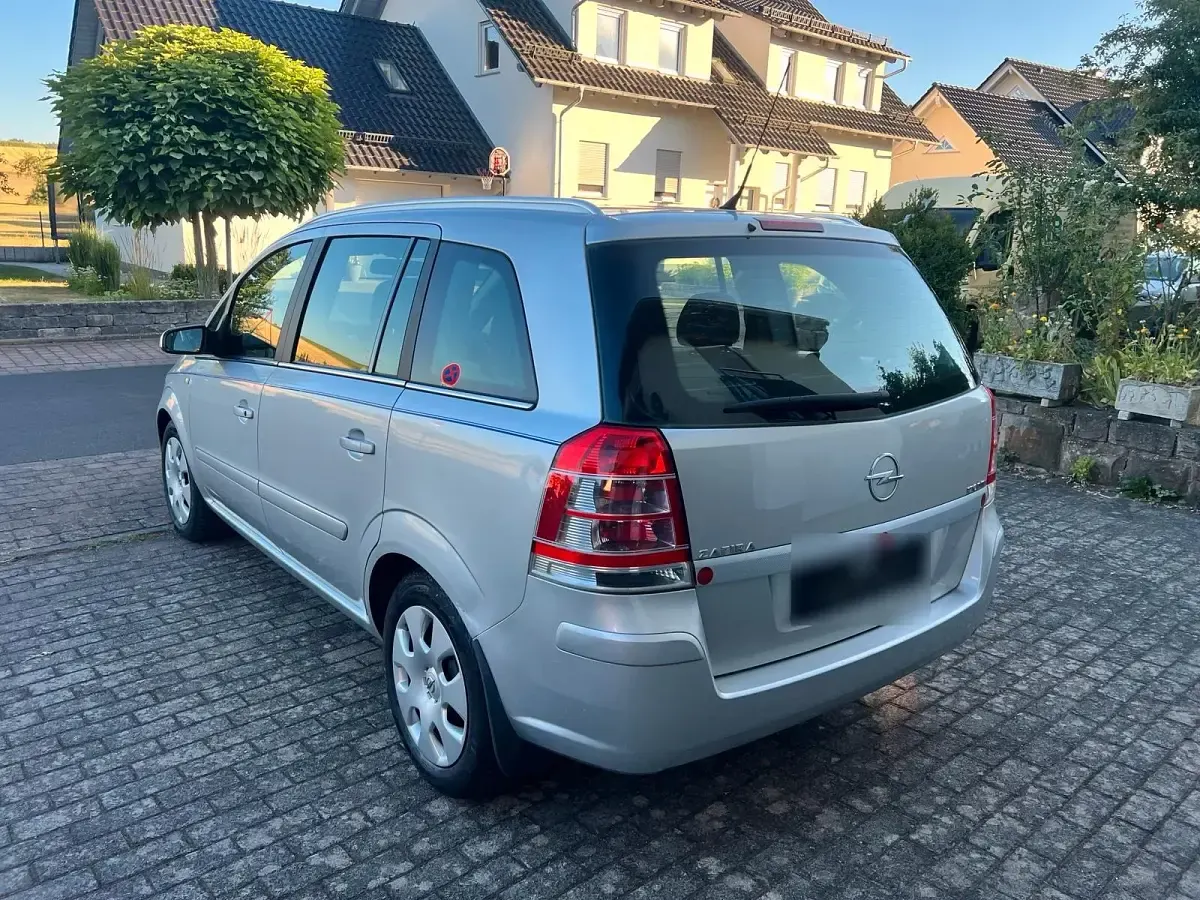 Gebraucht Opel Zafira 120 PS (88 kW) 2009 Grau Van / Kleinbus