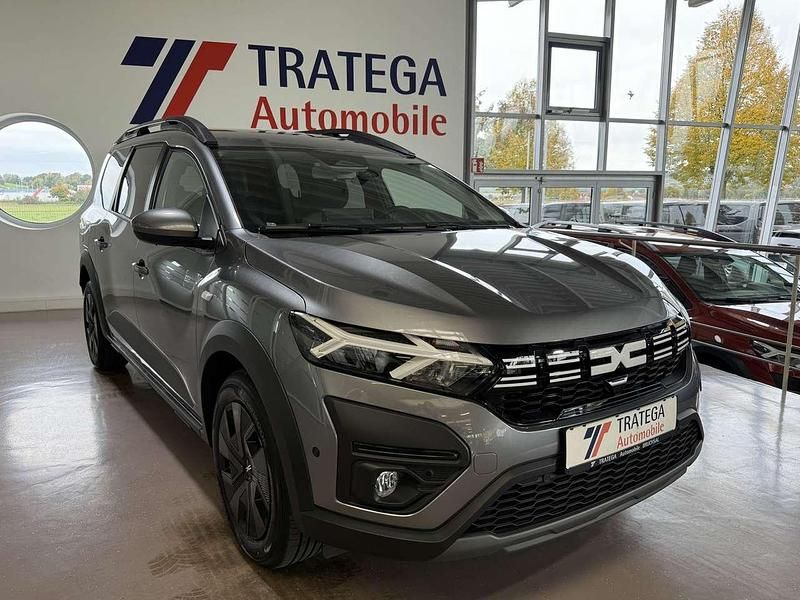 Dolomitgrau Gebraucht 2025 Dacia Jogger Expression Kombi | 20.590 € (Fairer Preis) - Bild 1/4