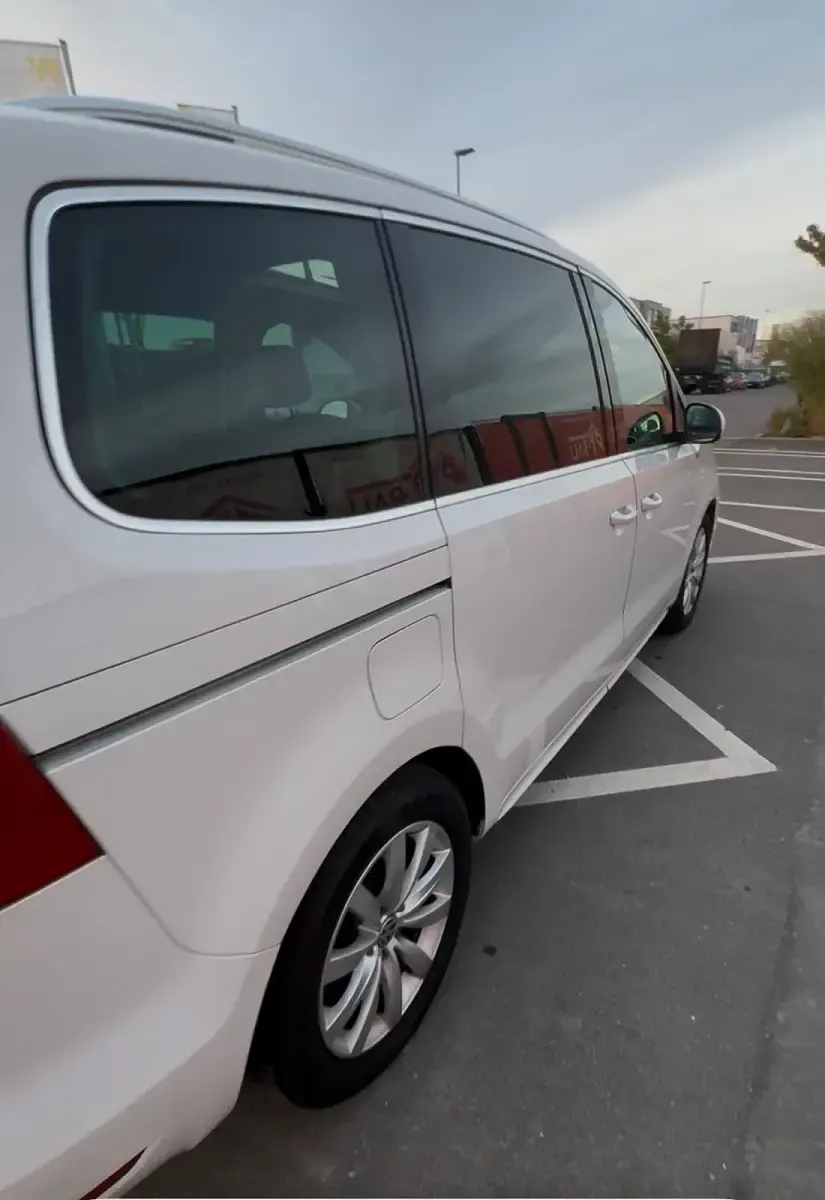 Gebraucht VW Sharan 170 PS (125 kW) 2011 Weiß Van / Kleinbus
