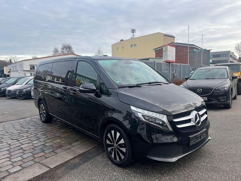 Schwarz Gebraucht 2022 Mercedes V250 Van / Kleinbus | 34.450 € (Superpreis) - Bild 1/4