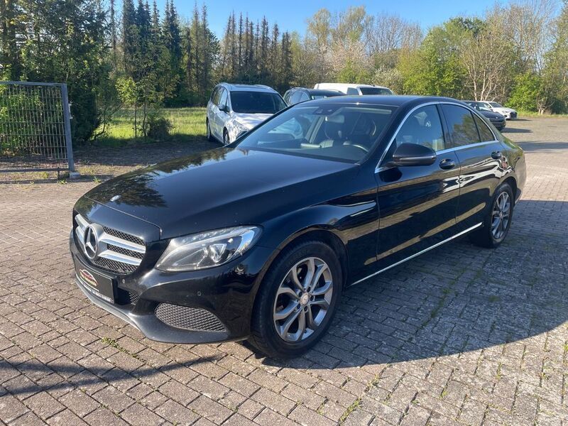 Schwarz Gebraucht 2016 Mercedes C220 Avantgarde Limousine | 11.950 € (Fairer Preis) - Bild 1/4