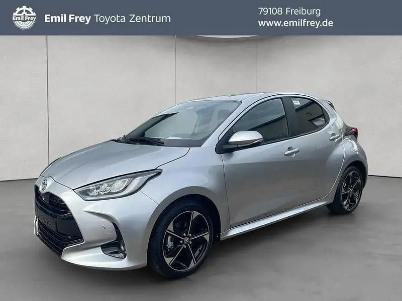Silber Neu 2025 Toyota Yaris Hybrid Style Limousine | 28.890 € (Fairer Preis) - Bild 1/4