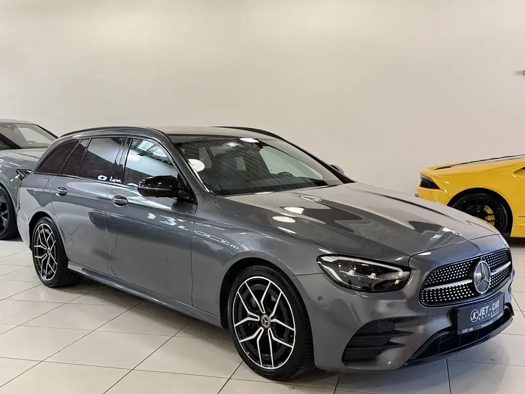 Gebraucht Mercedes E400 AMG line 330 PS (242 kW) 2022 Grau Limousine