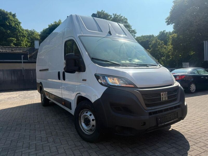 Weiß Gebraucht 2022 Fiat Ducato Van | 21.790 € (Etwas zu teuer) - Bild 1/4