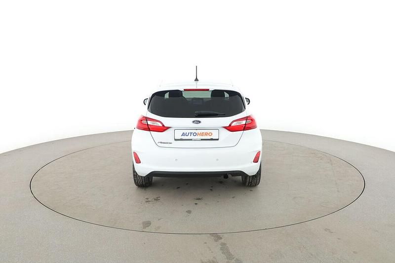 Gebraucht Ford Fiesta Titanium 101 PS (74 kW) 2017 Weiß Kleinwagen