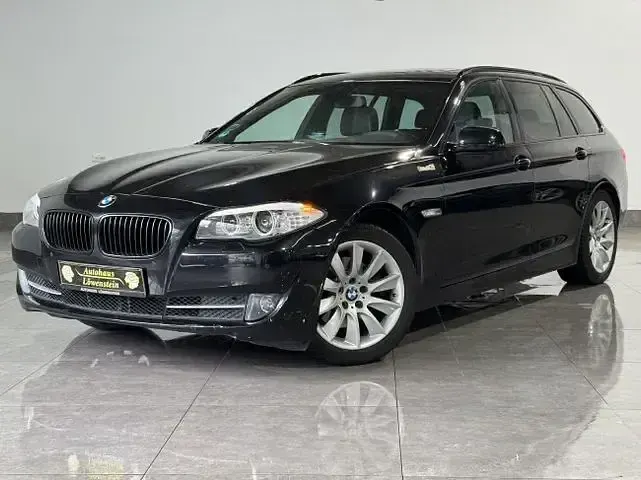 Gebraucht BMW 520 Sport Line 184 PS (135 kW) 2013 Schwarz Limousine