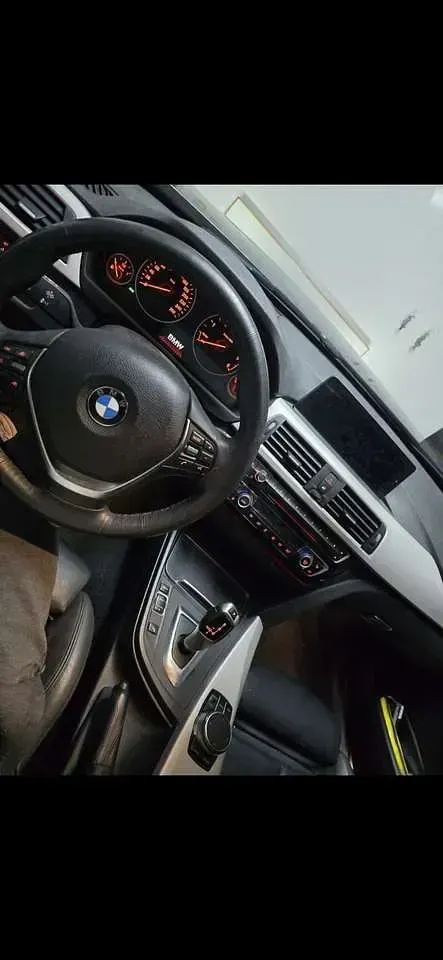 Gebraucht BMW 320 Advantage 190 PS (139 kW) 2018 Grau Kombi