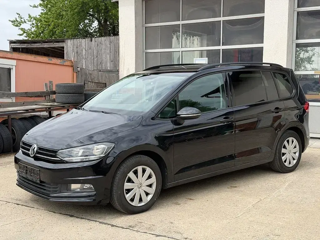 Gebraucht VW Touran Trendline 110 PS (80 kW) 2016 Schwarz Van / Kleinbus