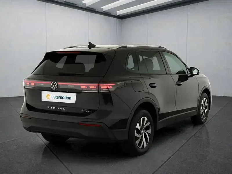 Gebraucht VW Tiguan 204 PS (150 kW) 2025 Schwarz SUV