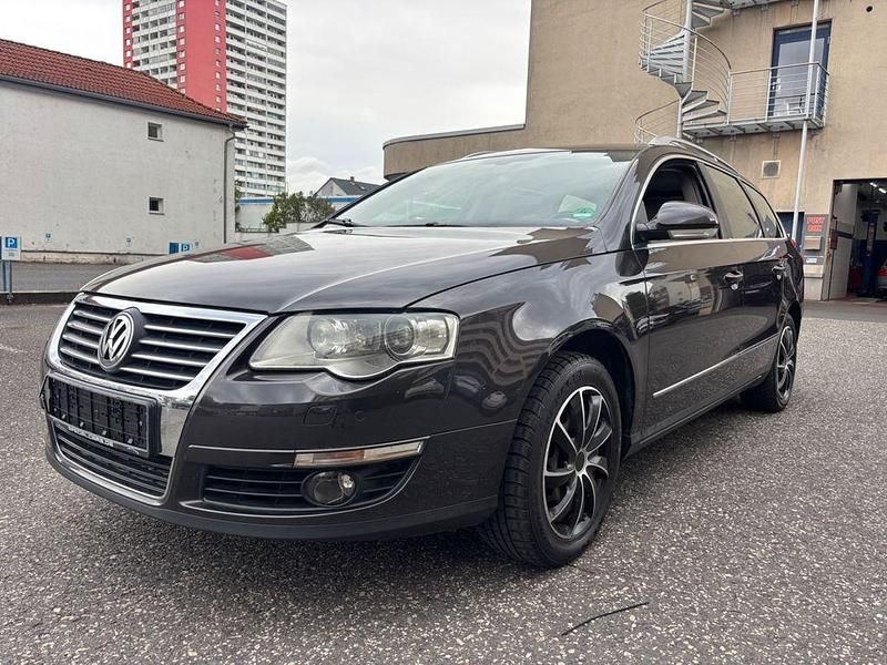 Grau Gebraucht 2005 VW Passat Highline Kombi | 2.480 € (Fairer Preis) - Bild 1/4