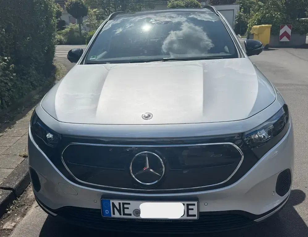 Gebraucht Mercedes EQA350 214 kW (292 PS) 2021 Silber SUV
