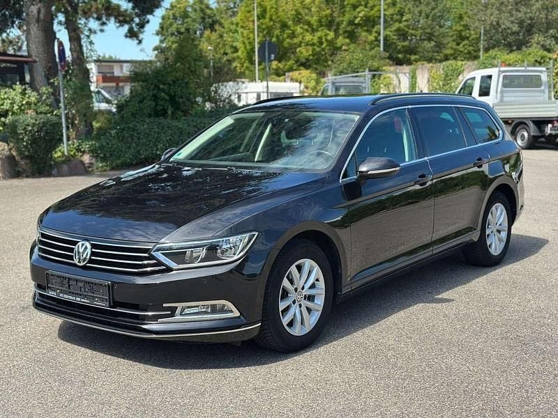 Schwarz Gebraucht 2017 VW Passat Comfortline Kombi | 14.390 € (Guter Preis) - Bild 1/4