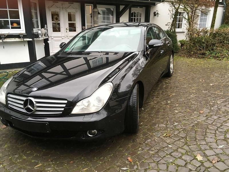Schwarz Gebraucht 2006 Mercedes CLS320 Limousine | 8.950 € (Teuer) - Bild 1/4