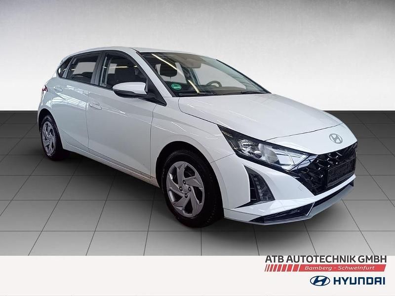 Gebraucht Hyundai i20 Select 101 PS (74 kW) 2025 Sol (weiss Kleinwagen