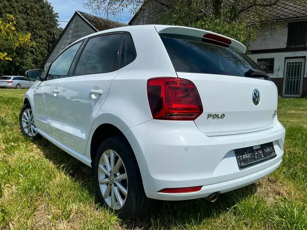Gebraucht VW Polo LOUNGE 105 PS (77 kW) 2016 Weiß Limousine