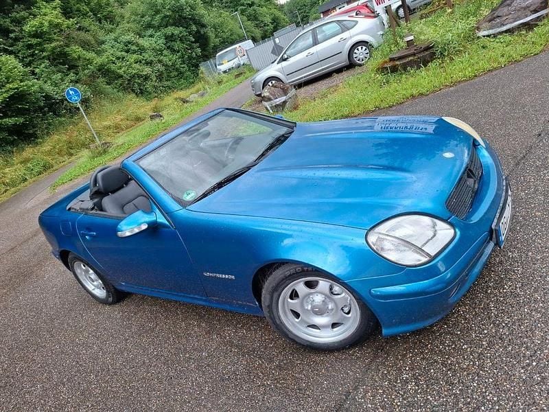 Blau Gebraucht 2001 Mercedes SLK200 Edition Cabrio | 1.000 € (Superpreis) - Bild 1/4
