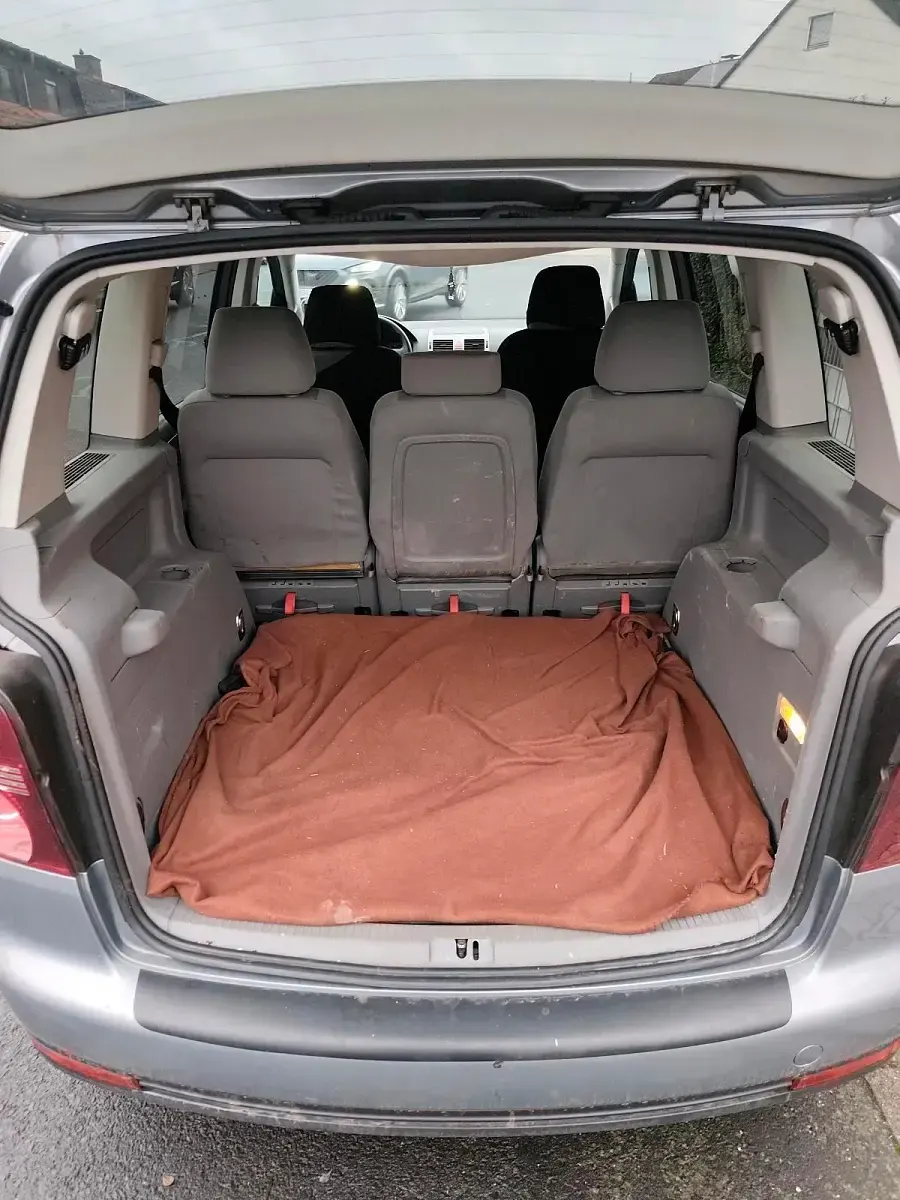 Gebraucht VW Touran 140 PS (102 kW) 2009 Grau Van / Kleinbus
