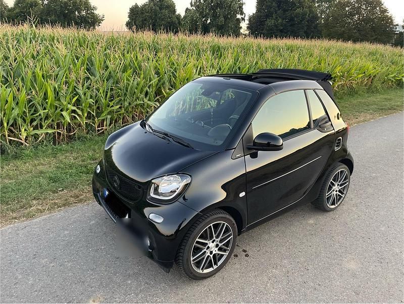 Schwarz Gebraucht 2018 Smart ForTwo Cabrio Brabus Cabrio | 14.750 € (Fairer Preis) - Bild 1/4