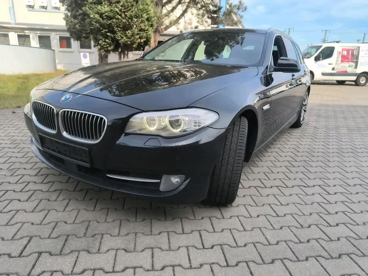 Gebraucht BMW 530 258 PS (189 kW) 2011 Kombi