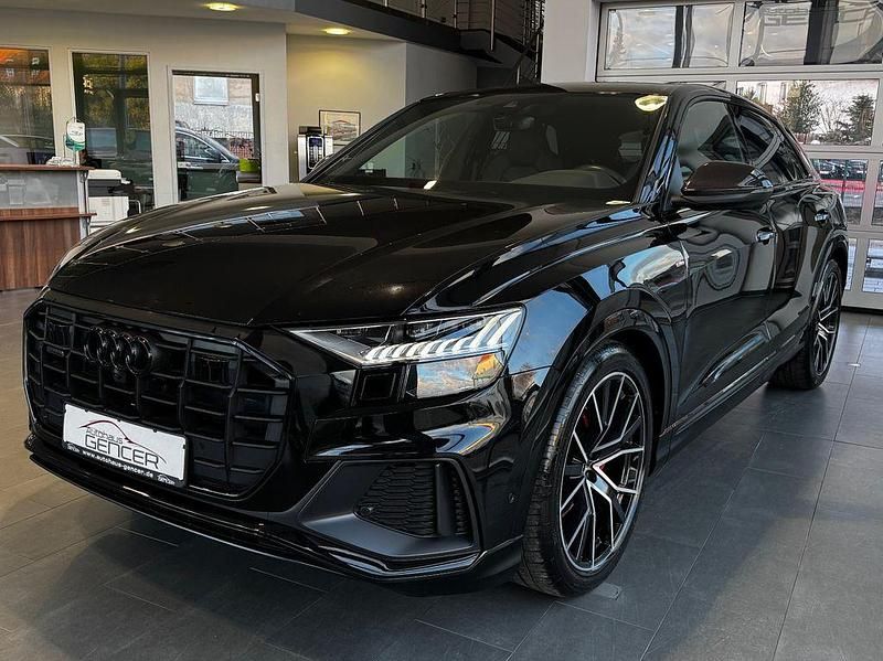 Mythosschwarz Gebraucht 2023 Audi Q8 Competition SUV | 66.890 € (Guter Preis) - Bild 1/4