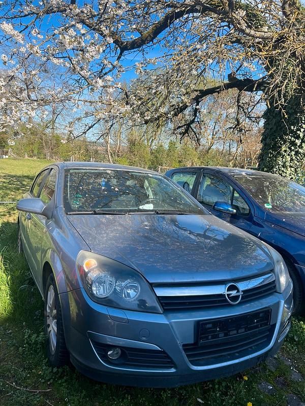 Gebraucht Opel Astra 105 PS (77 kW) 2004 Silber Kleinwagen