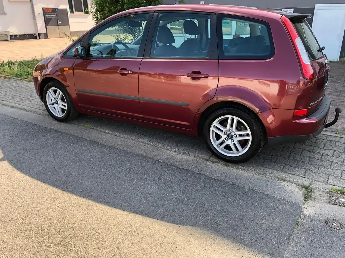 Używany Ford Focus 136 KM (100 kW) 2006 Czerwony Kombi