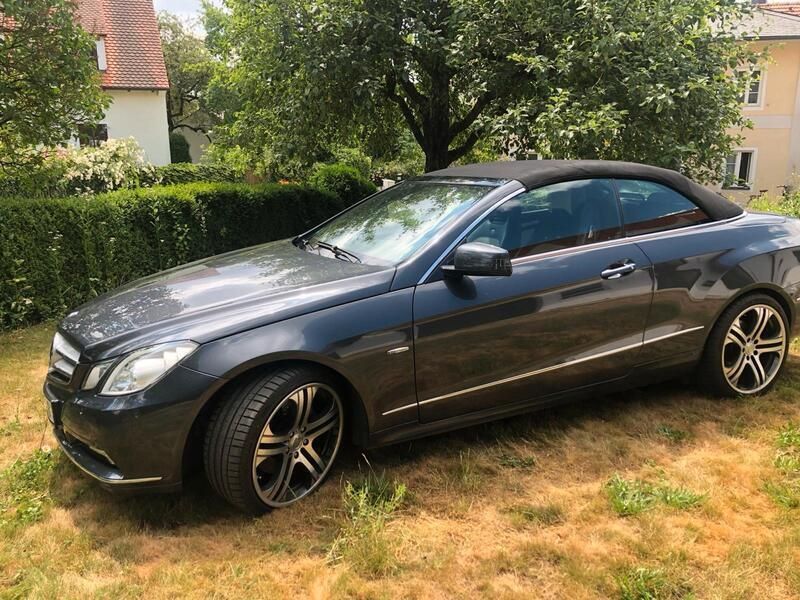 Grau Gebraucht 2010 Mercedes E350 Cabrio | 16.000 € (Guter Preis) - Bild 1/4
