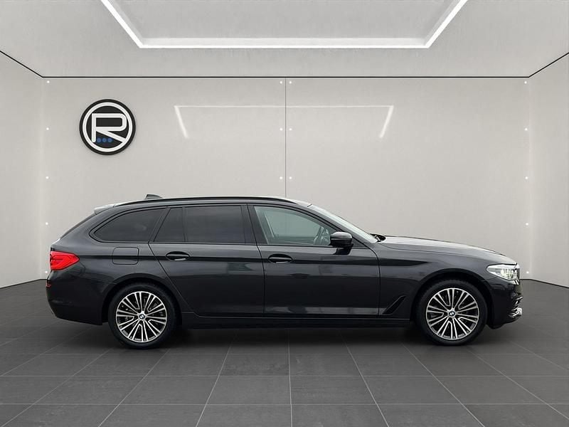 Gebraucht BMW 520 Sport Line 184 PS (135 kW) 2019 Sophistograu brillanteffekt Kombi