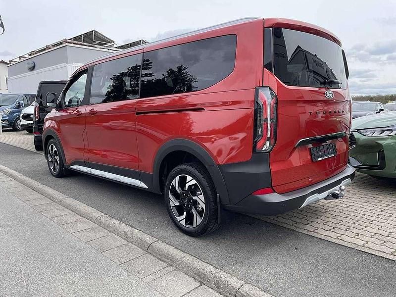 Neu Ford Tourneo Active 170 PS (125 kW) 2025 Artisan red metallic Van / Kleinbus