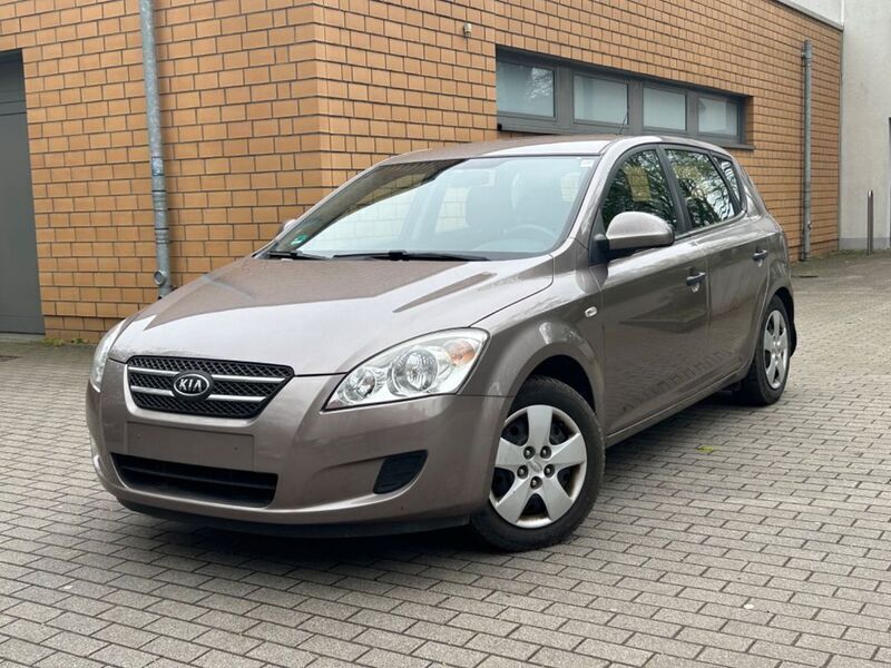 Gebraucht Kia Ceed 90 PS (66 kW) 2009 Braun Kleinwagen