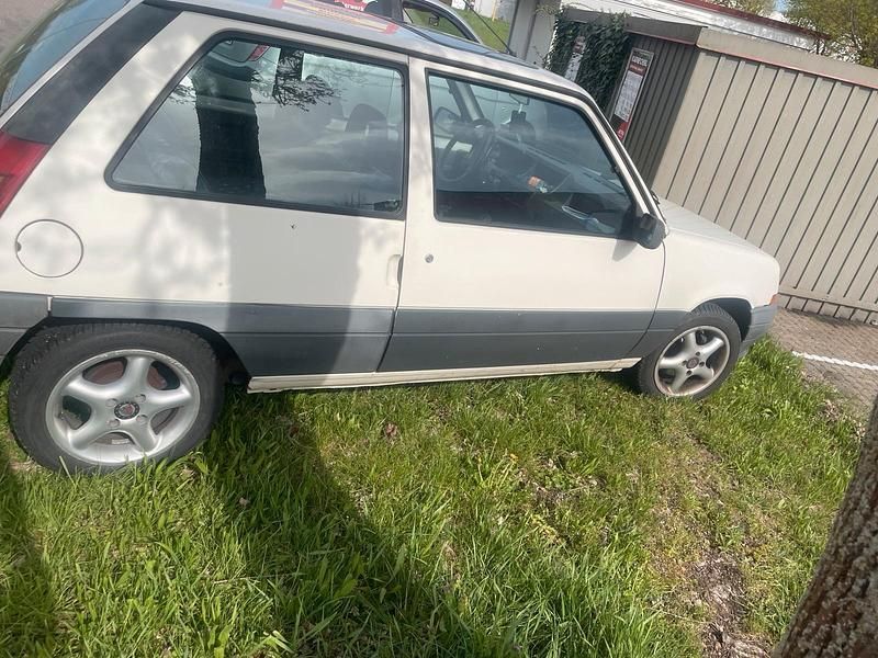 Second-hand Renault R5 58 CP (42 kW) 1989 Hatchback