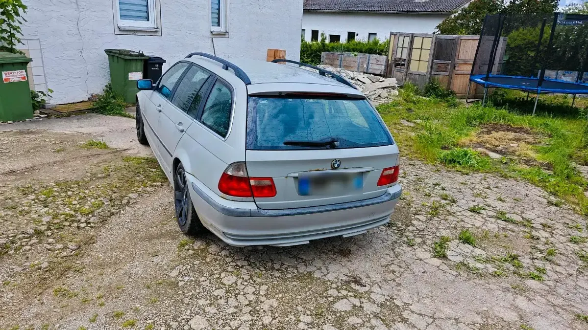 Gebraucht BMW 330 184 PS (135 kW) 2001 Grau Kombi