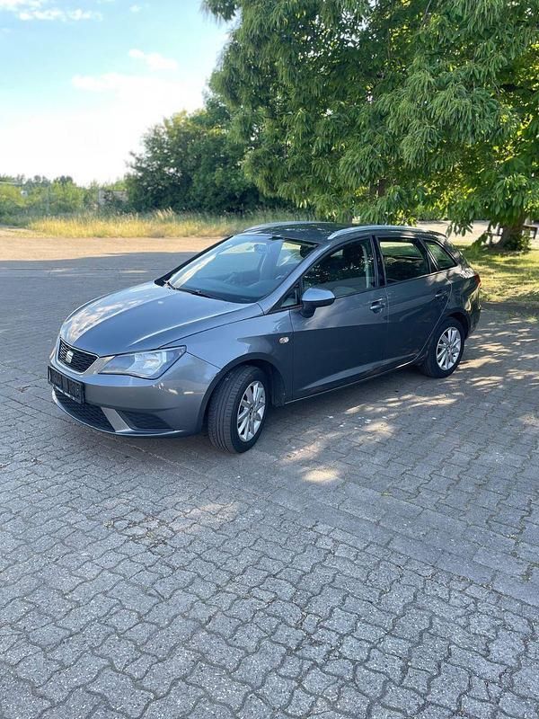 Grau Gebraucht 2014 Seat Ibiza ST Style Kombi | 5.799 € (Fairer Preis) - Bild 1/4
