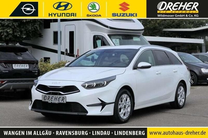 Deluxe white Gebraucht 2023 Kia Ceed Vision Kombi | 20.990 € (Fairer Preis) - Bild 1/4