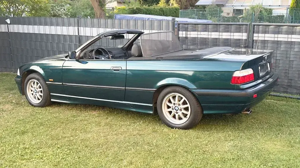 Gebraucht BMW 318 M Sport 116 PS (85 kW) 1997 Grün Cabrio