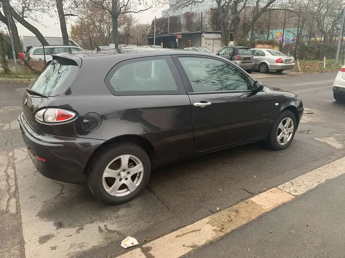 Occasion Alfa Romeo 147 120 ch (88 kW) 2003 Noir Citadine